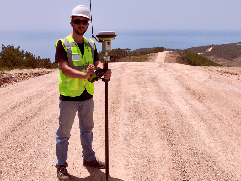 Pomiar sadu i plantacji z wykorzystaniem urządzenia GNSS - JB Plus